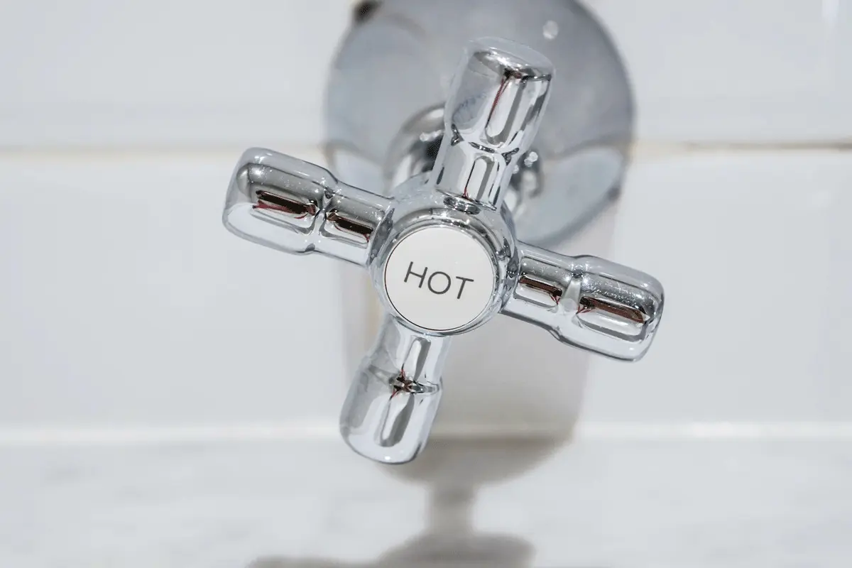 A hot water knob